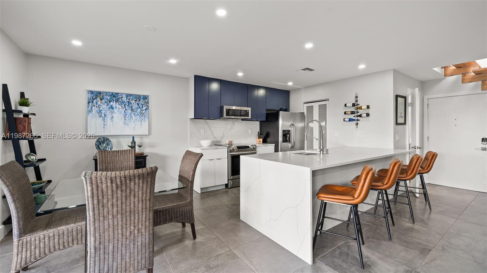 ISLAND CLUB - Residential