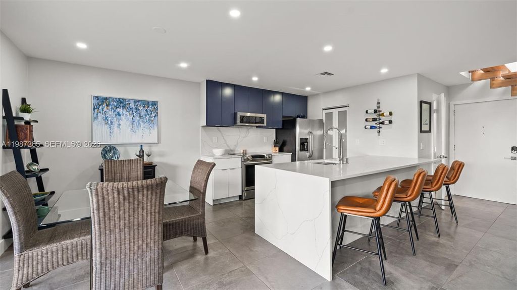 Photo of 1501 SE 15th St #3-2, Fort Lauderdale, FL 33316 (MLS # A11987265)