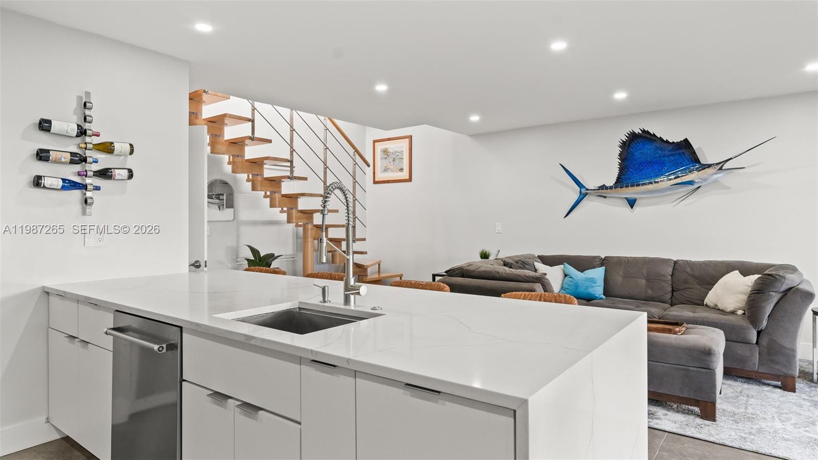 ISLAND CLUB - Residential