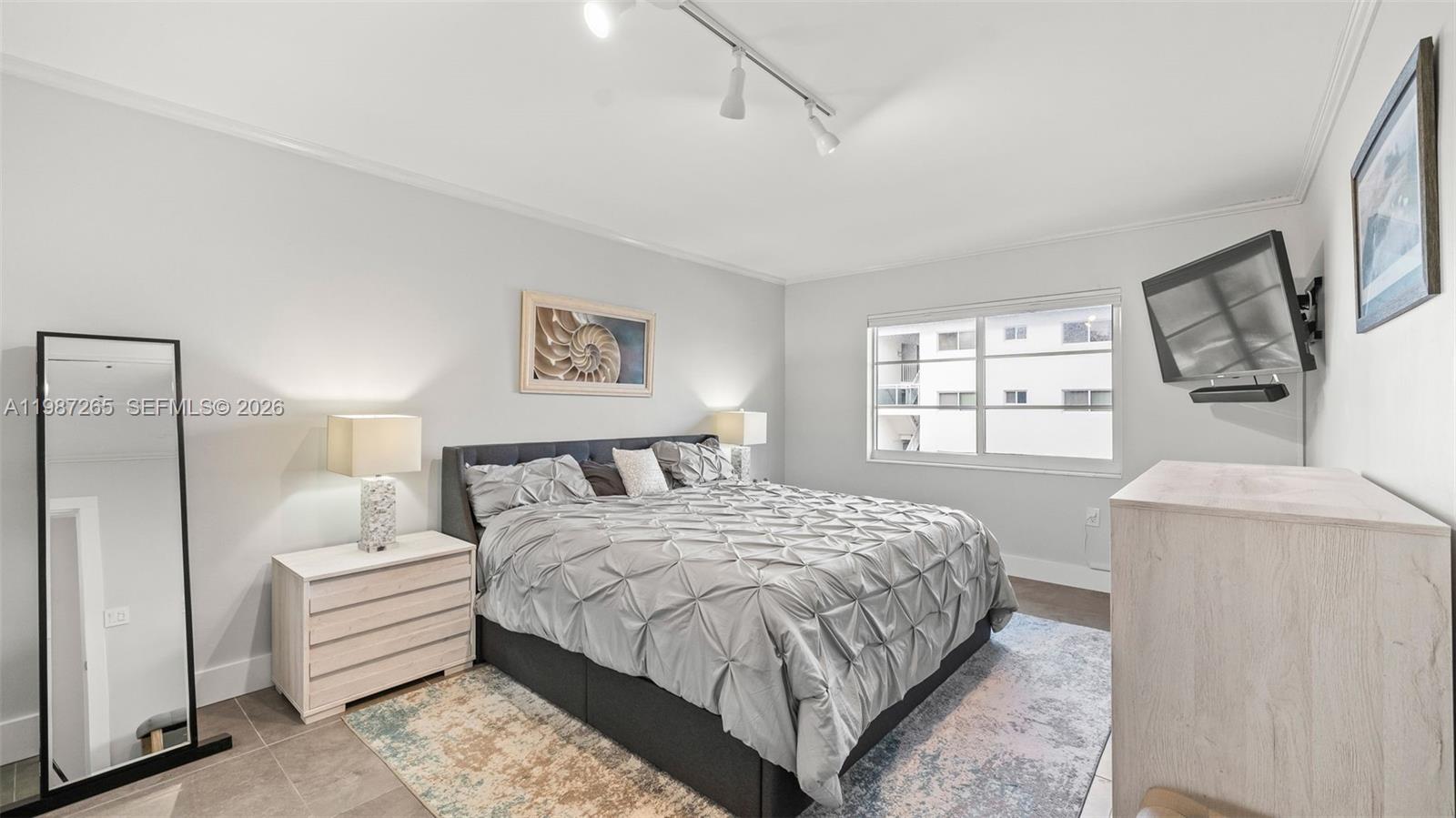 ISLAND CLUB - Residential