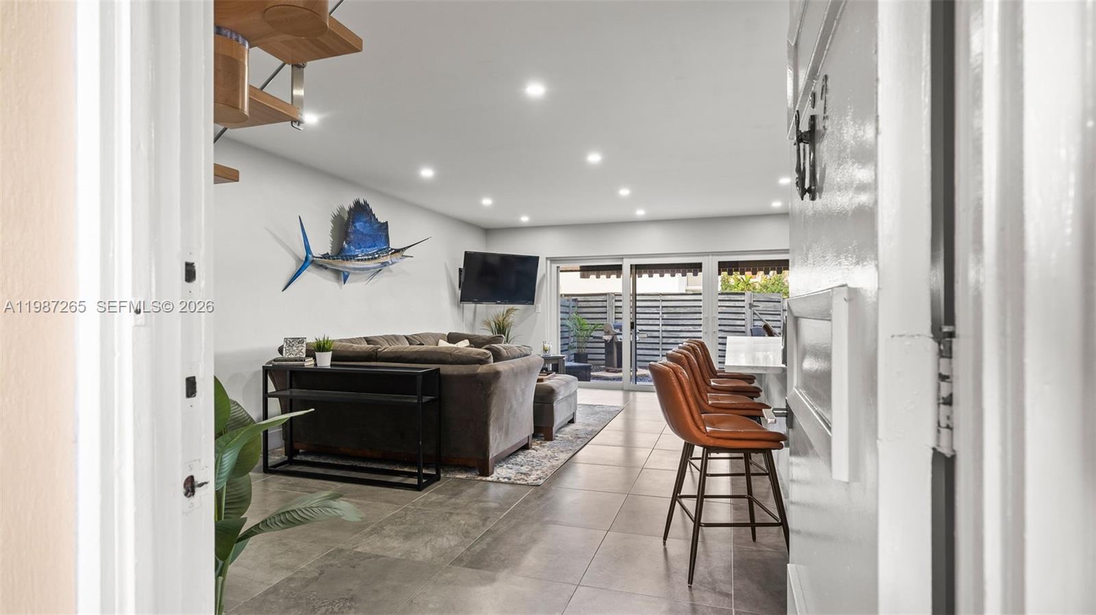 ISLAND CLUB - Residential