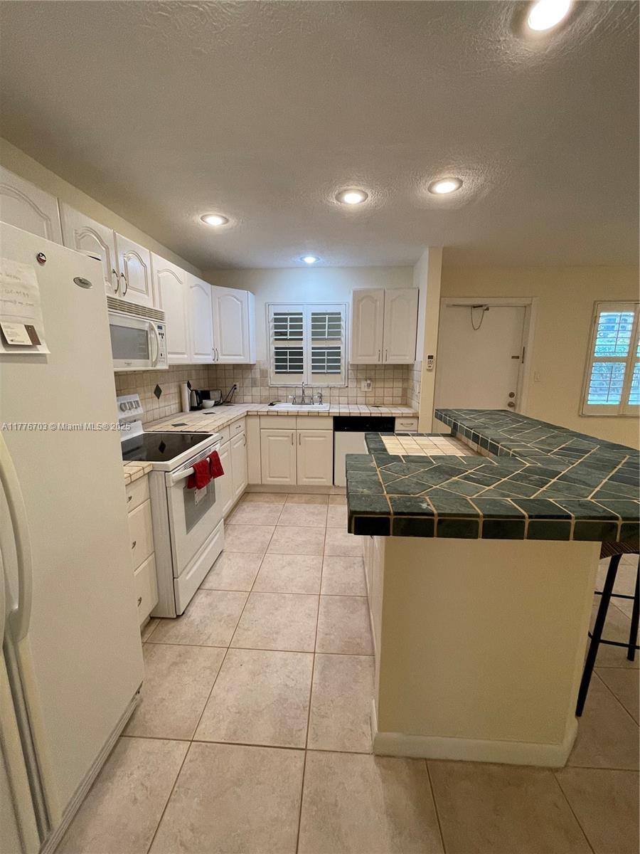 CASA LA QUINTA CONDO - Residential