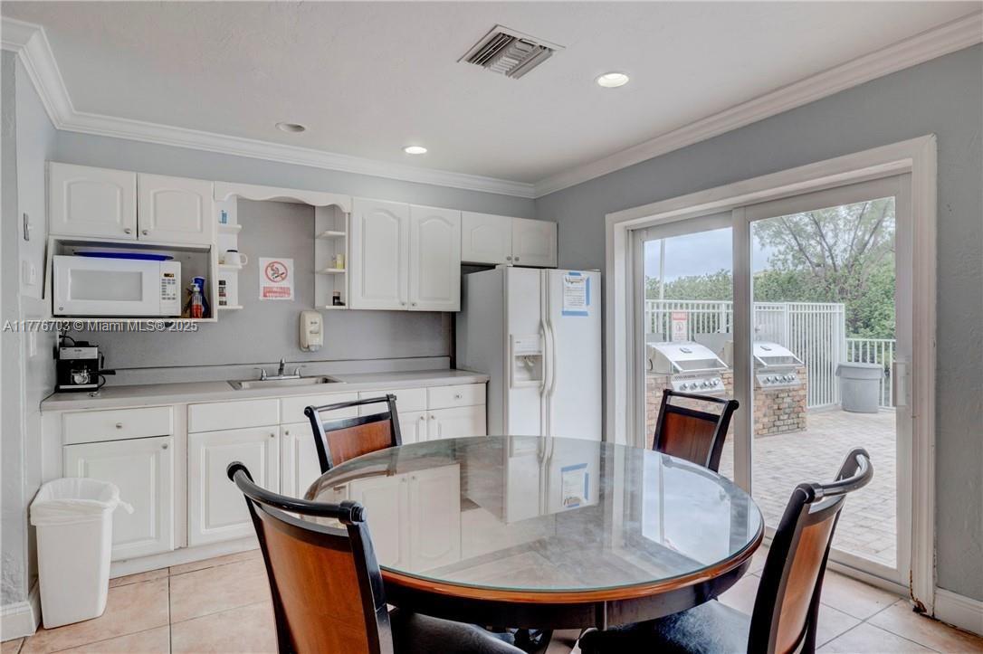 CASA LA QUINTA CONDO - Residential