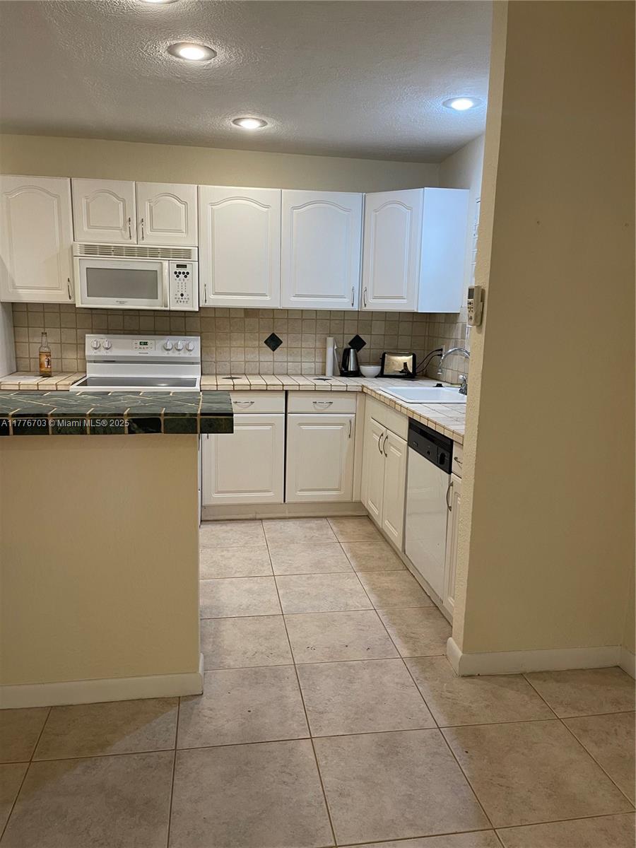 CASA LA QUINTA CONDO - Residential