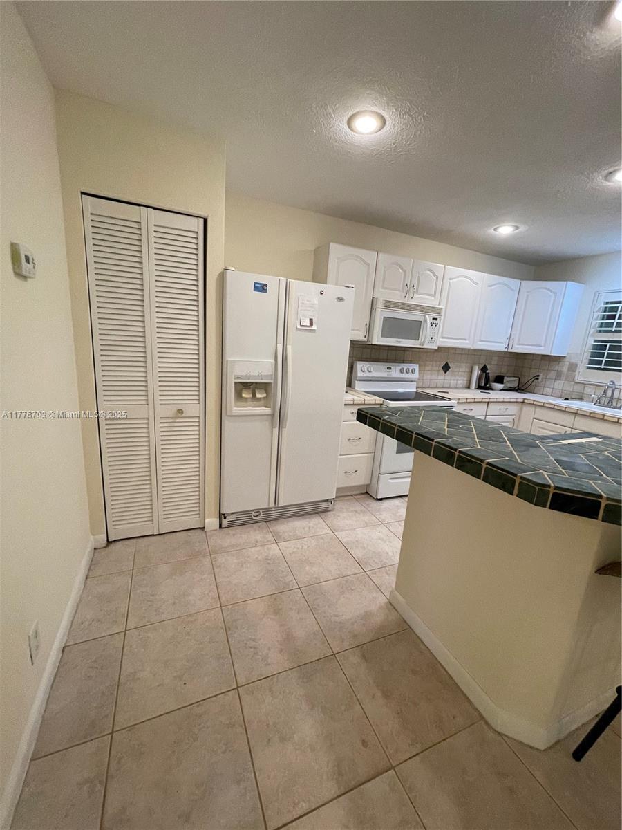 CASA LA QUINTA CONDO - Residential