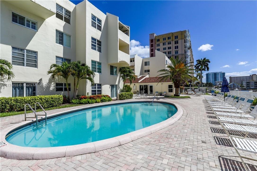 CASA LA QUINTA CONDO - Residential