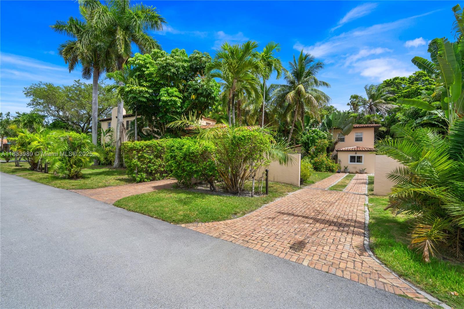 2880 Fairgreen Dr