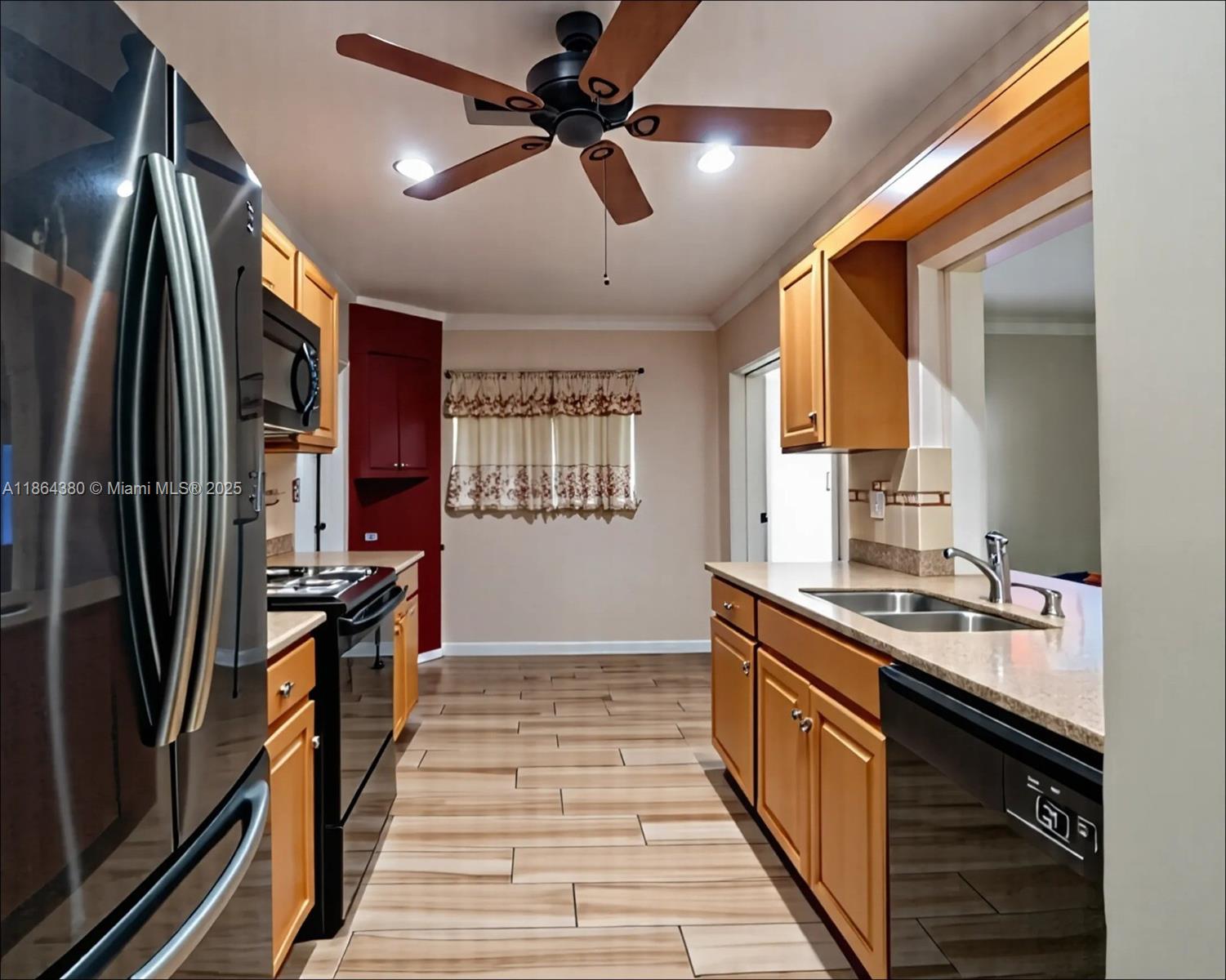 MAINLANDS OF TAMARAC LAKE - Residential