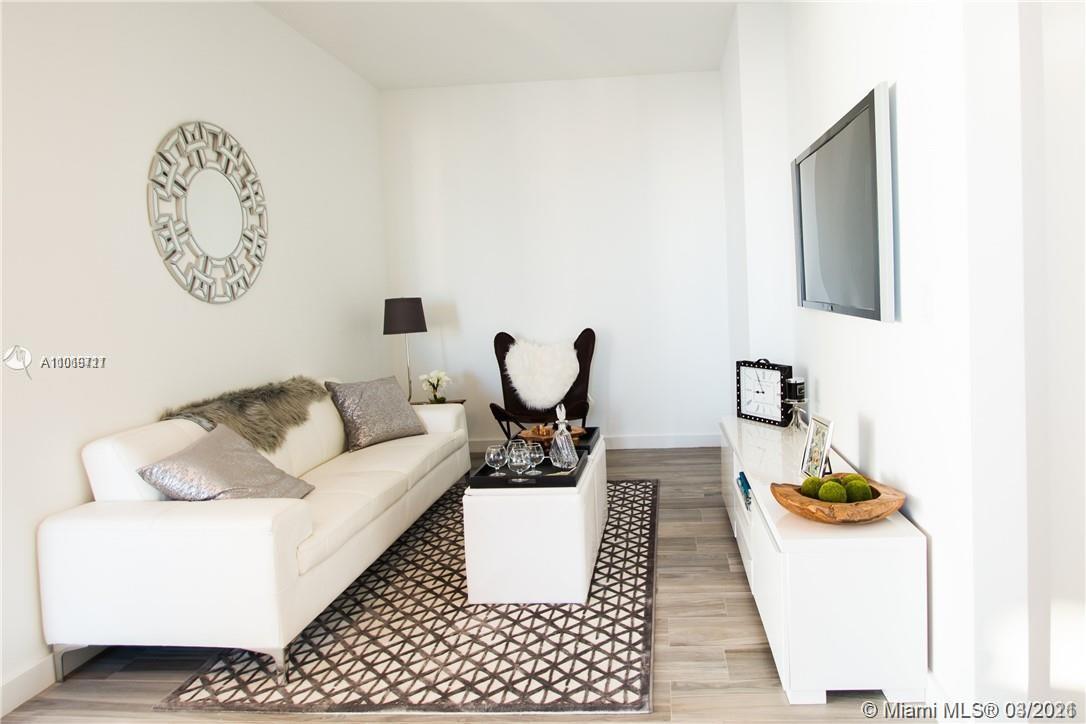 ICON BAY CONDO - Residential Lease