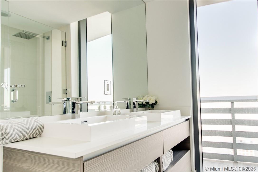 ICON BAY CONDO - Residential Lease