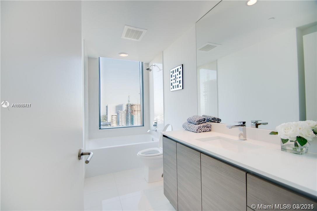 ICON BAY CONDO - Residential Lease