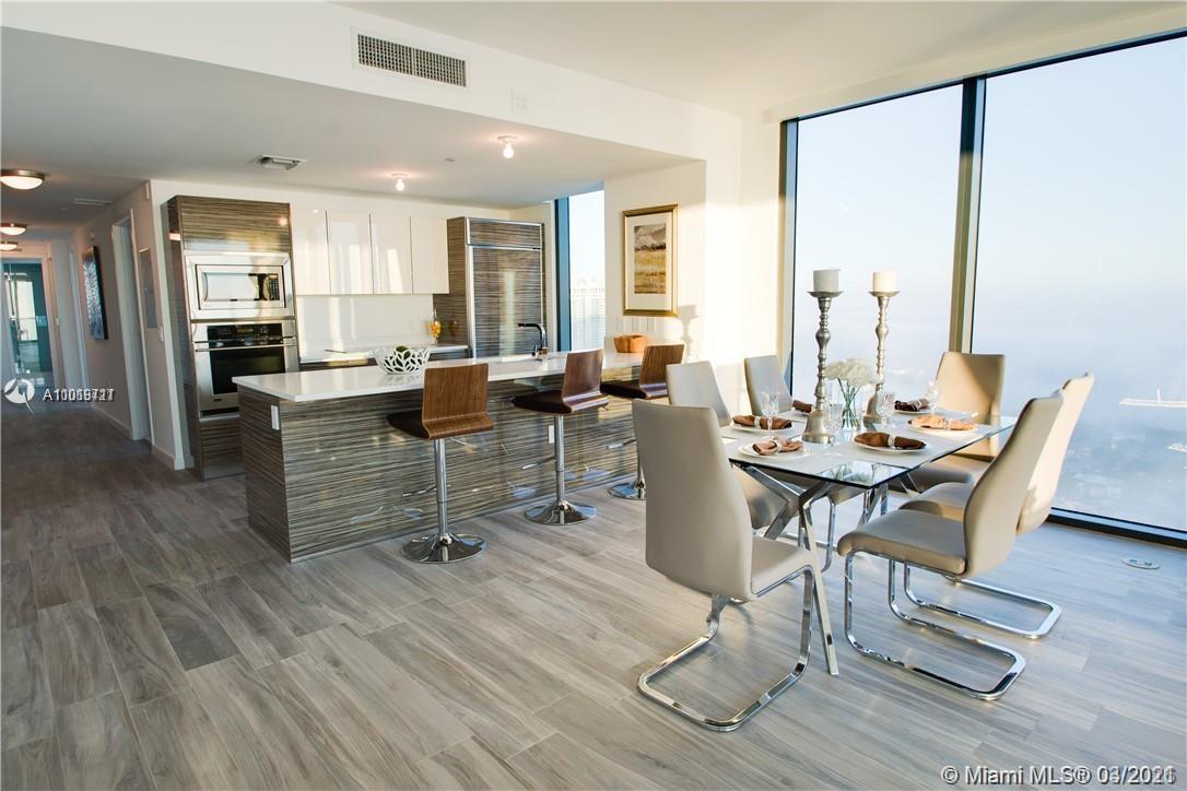 ICON BAY CONDO - Residential Lease