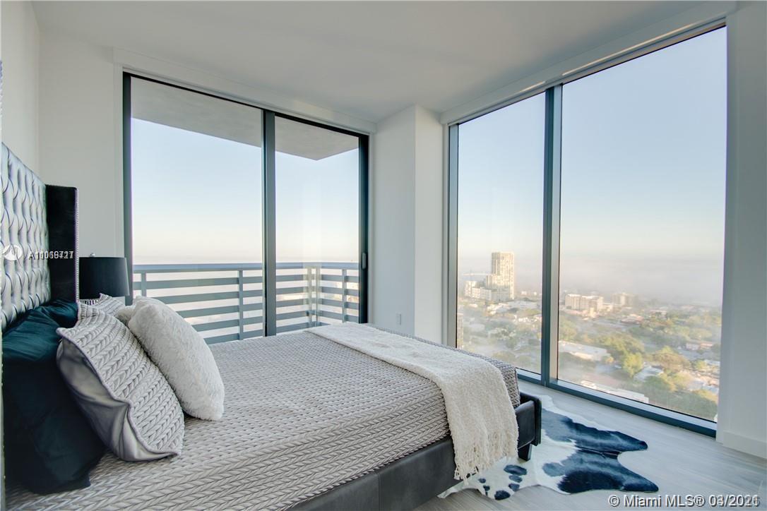 ICON BAY CONDO - Residential Lease