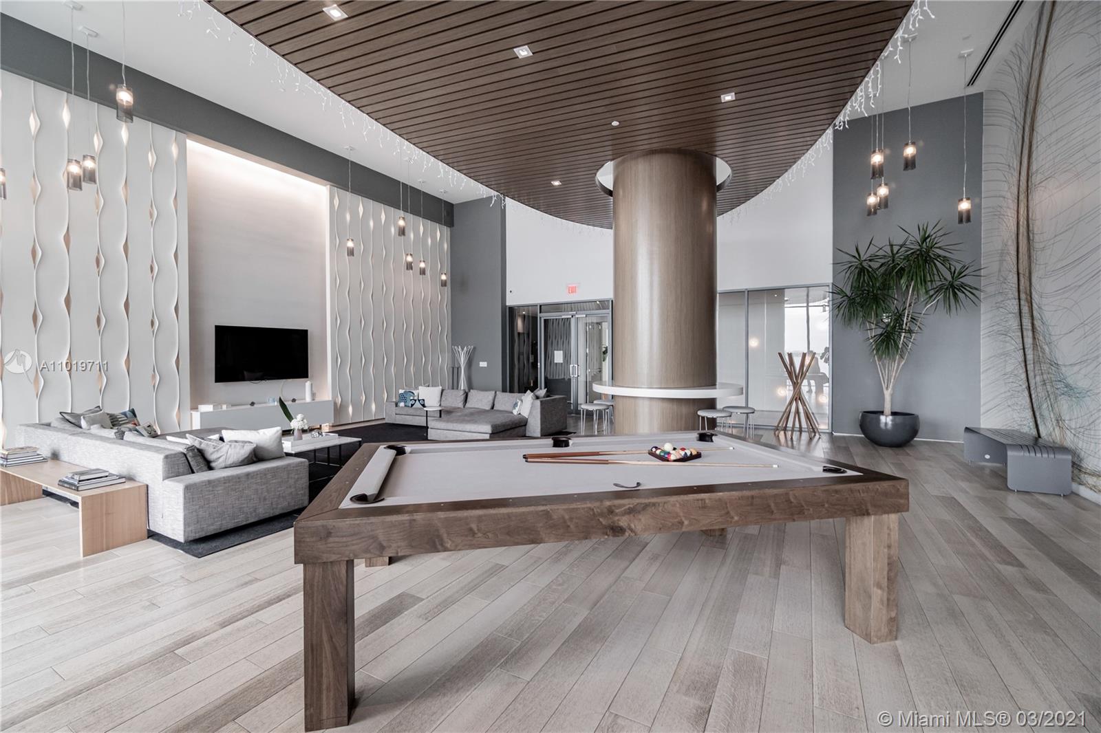ICON BAY CONDO - Residential Lease