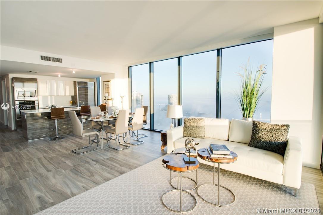 ICON BAY CONDO - Residential Lease
