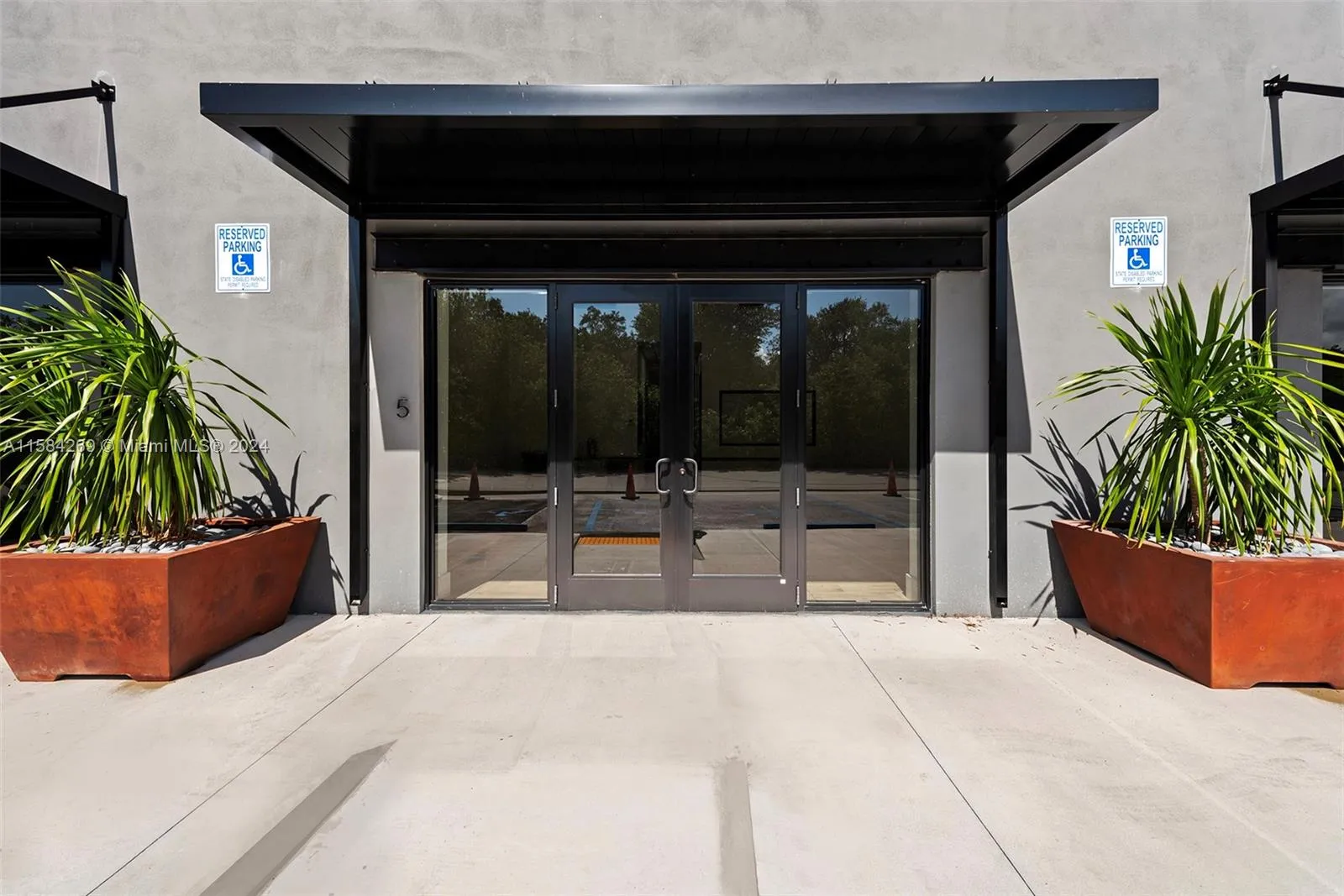 Hollywood, Florida 33021, United States, ,Commercial,Active,58098