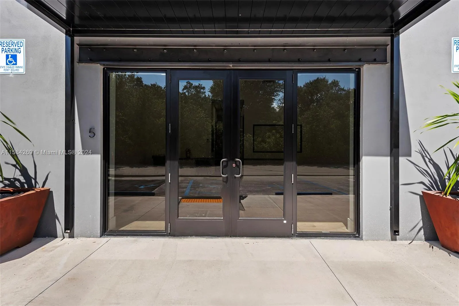 Hollywood, Florida 33021, United States, ,Commercial,Active,58098