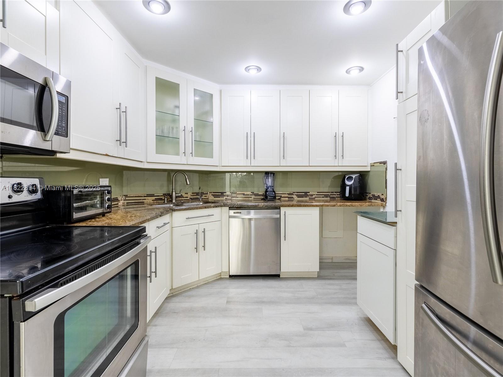 Rental Property at 6300 S Falls Cir Dr 207, Lauderhill, Miami-Dade County, Florida - Bedrooms: 3 
Bathrooms: 2  - $2,500 MO.