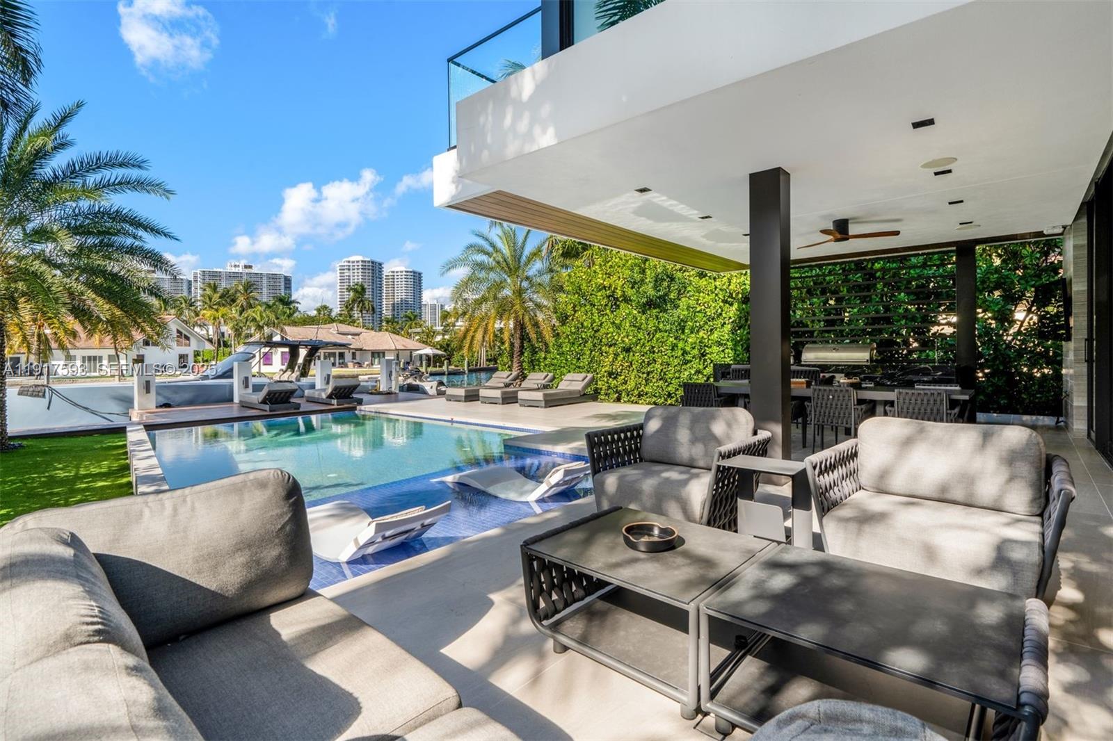 GOLDEN BEACH SEC E - Residential