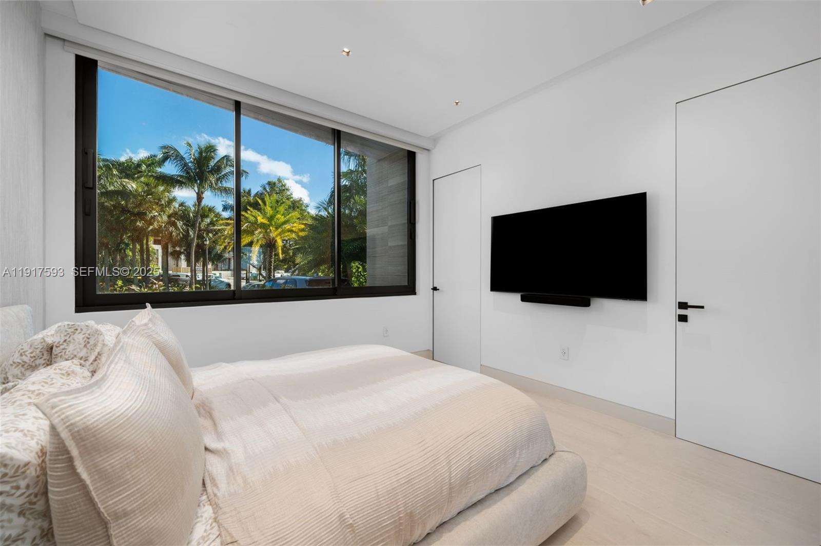 GOLDEN BEACH SEC E - Residential