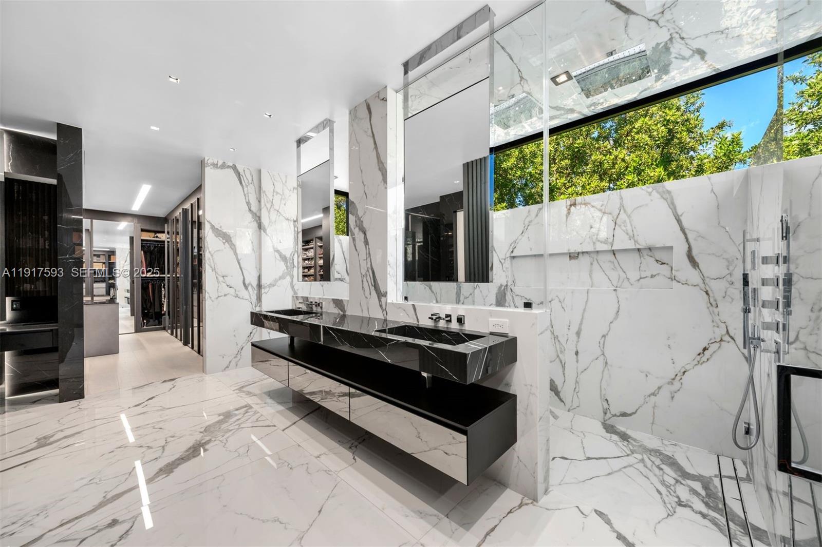 GOLDEN BEACH SEC E - Residential