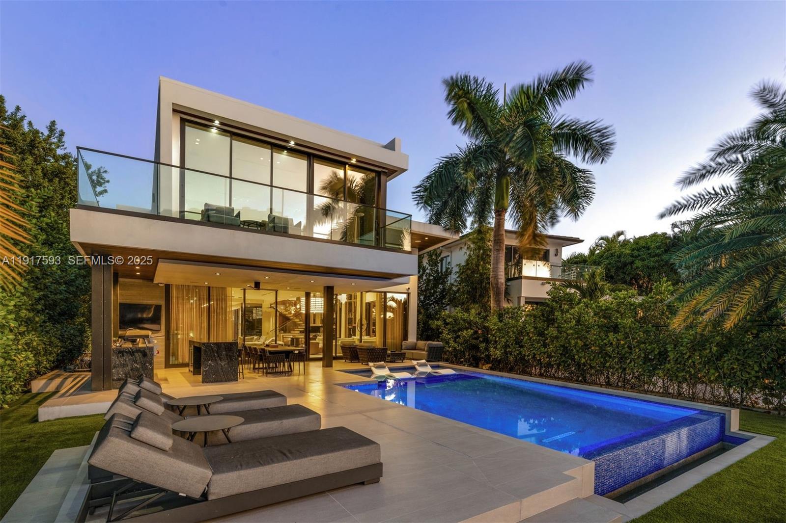 GOLDEN BEACH SEC E - Residential