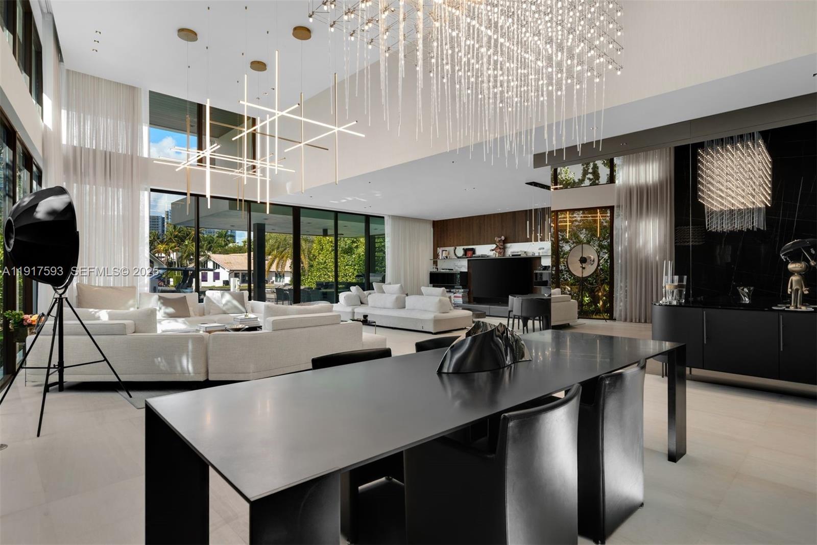 GOLDEN BEACH SEC E - Residential