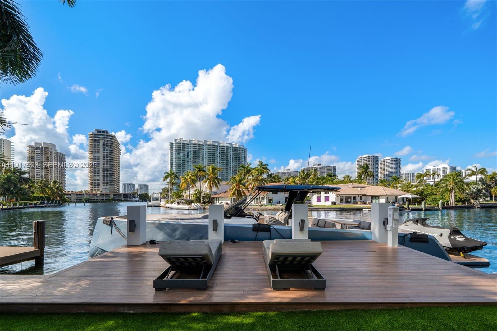 GOLDEN BEACH SEC E - Residential