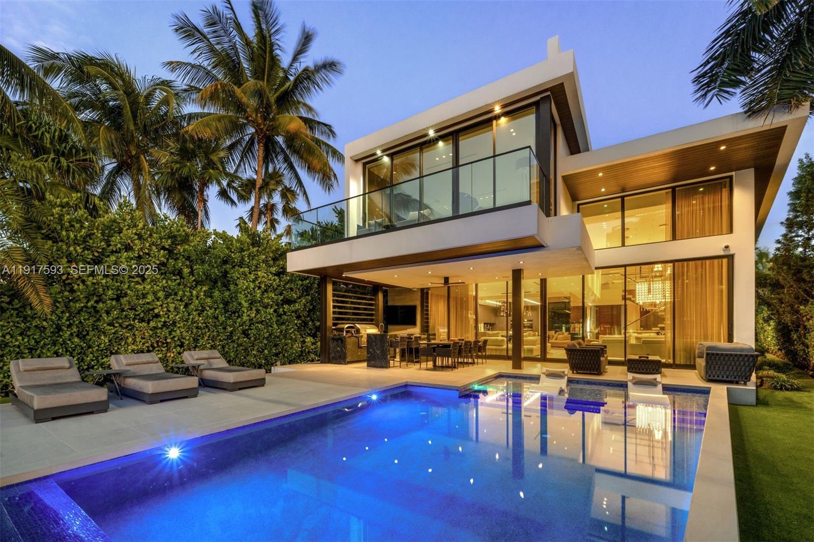 GOLDEN BEACH SEC E - Residential