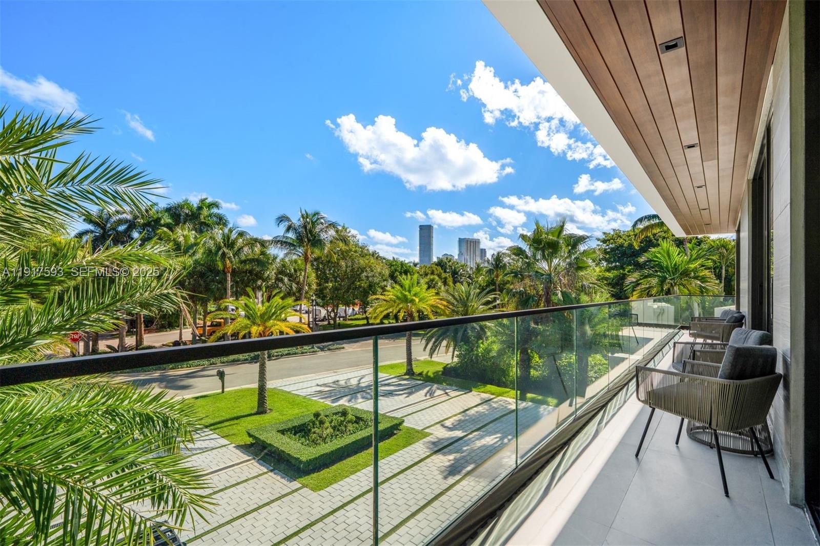 GOLDEN BEACH SEC E - Residential