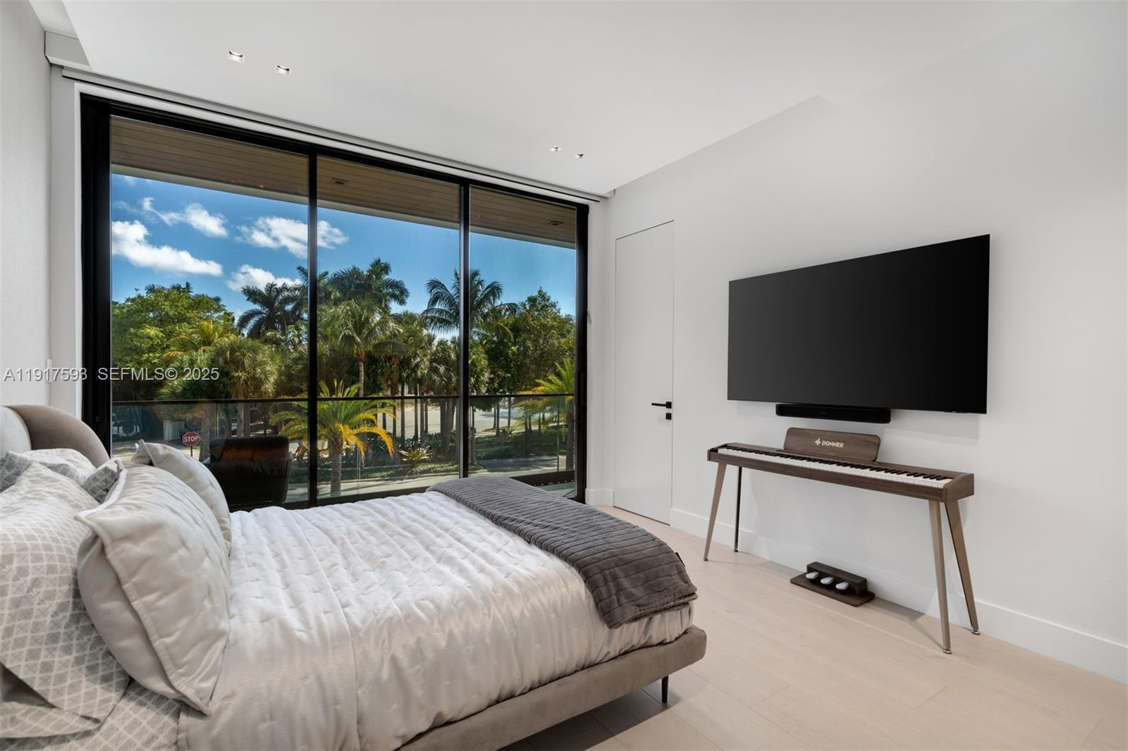 GOLDEN BEACH SEC E - Residential