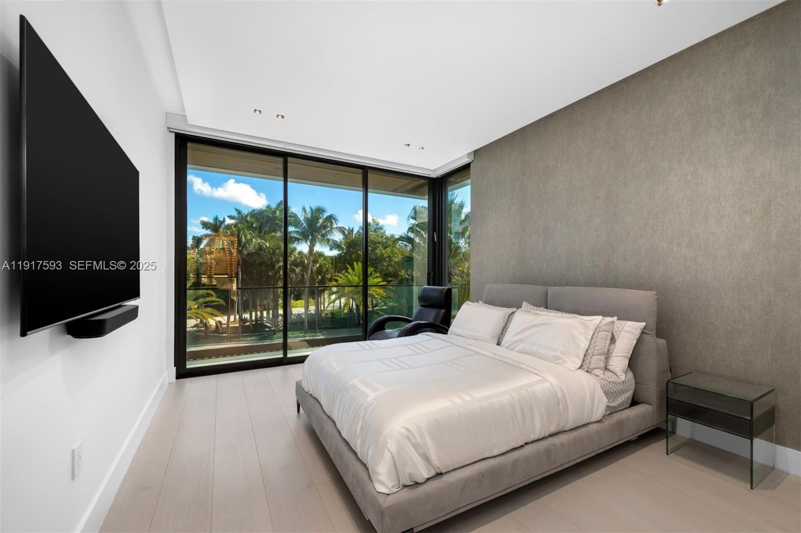 GOLDEN BEACH SEC E - Residential