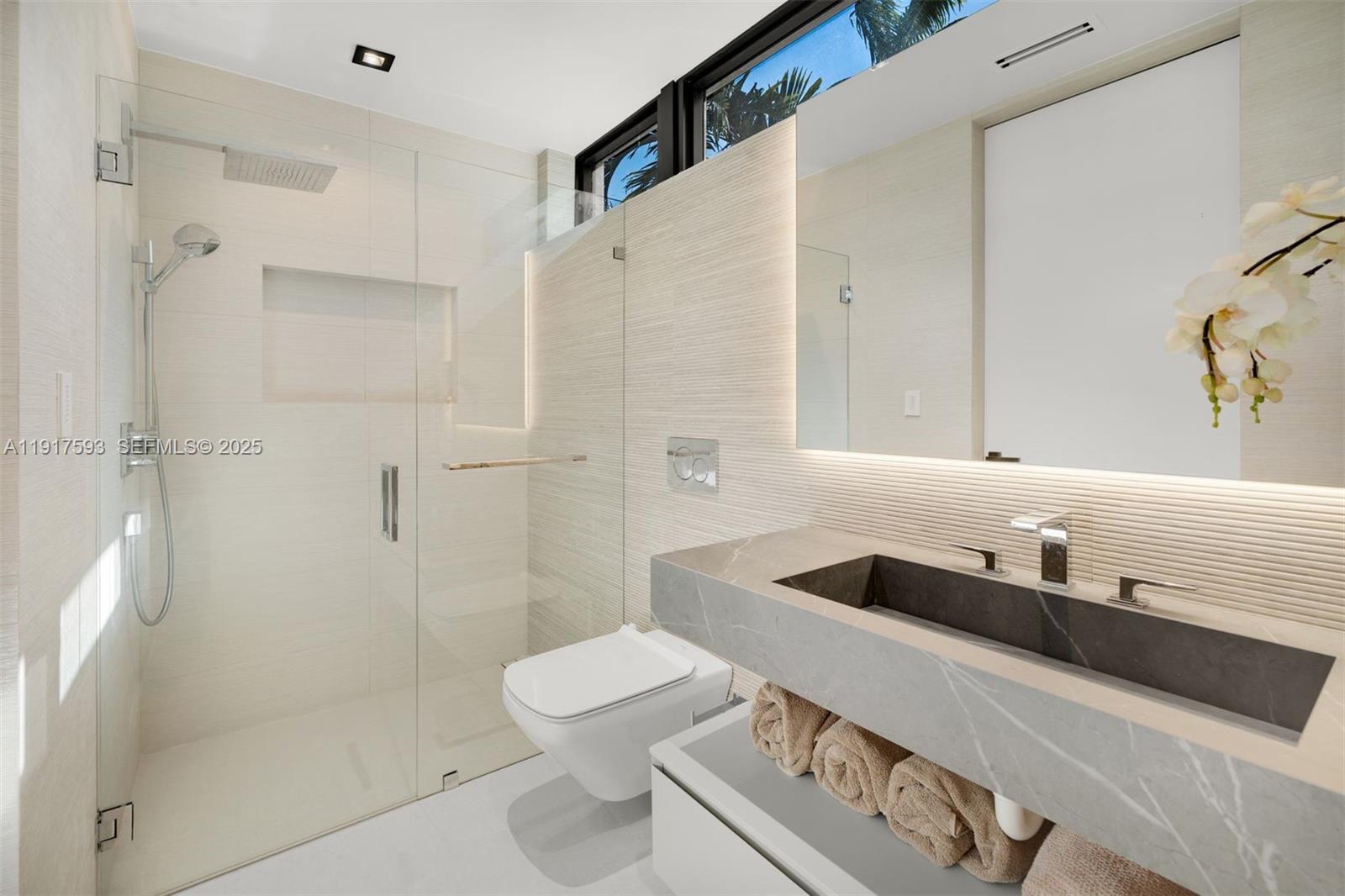 GOLDEN BEACH SEC E - Residential