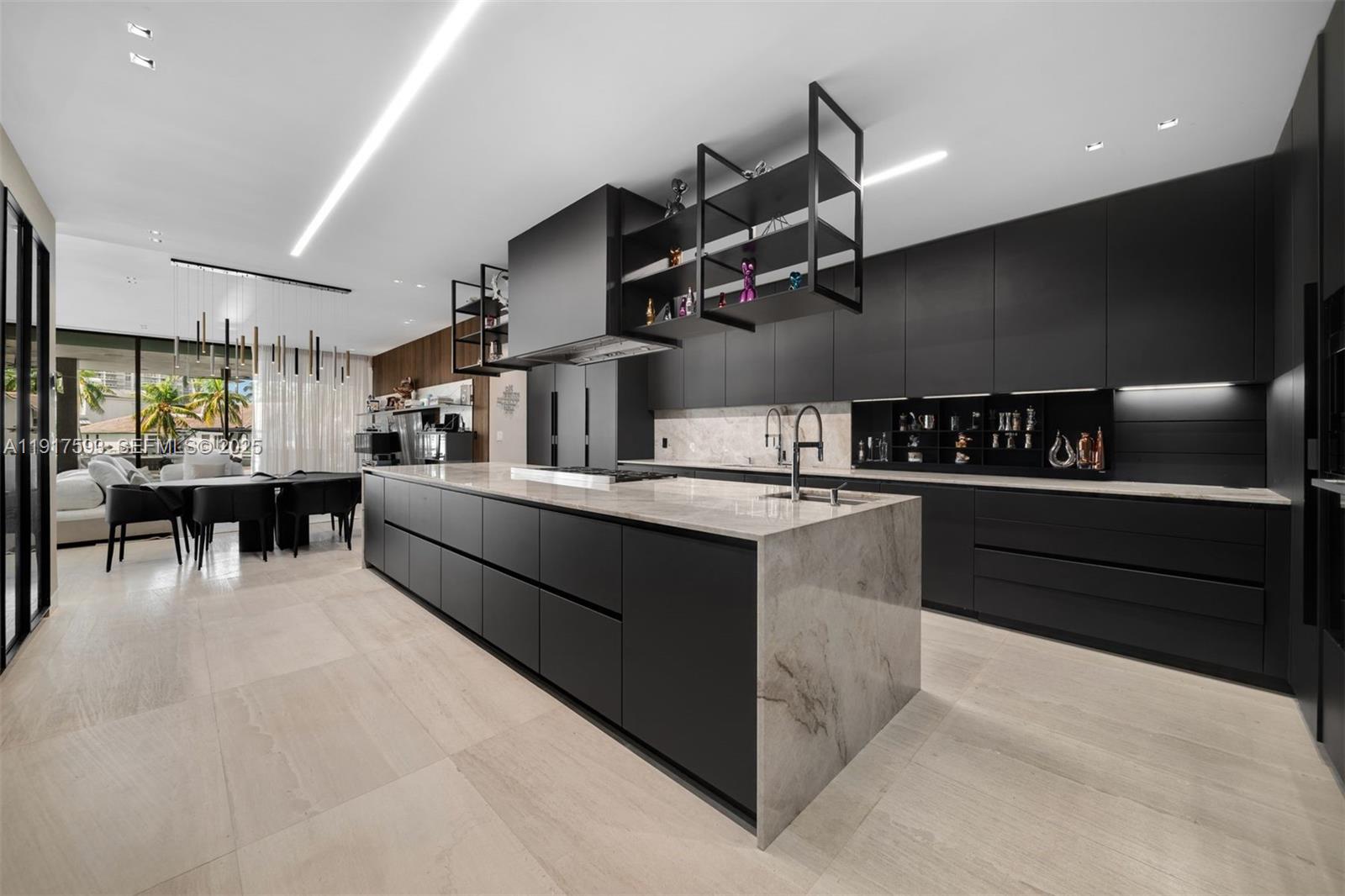 GOLDEN BEACH SEC E - Residential