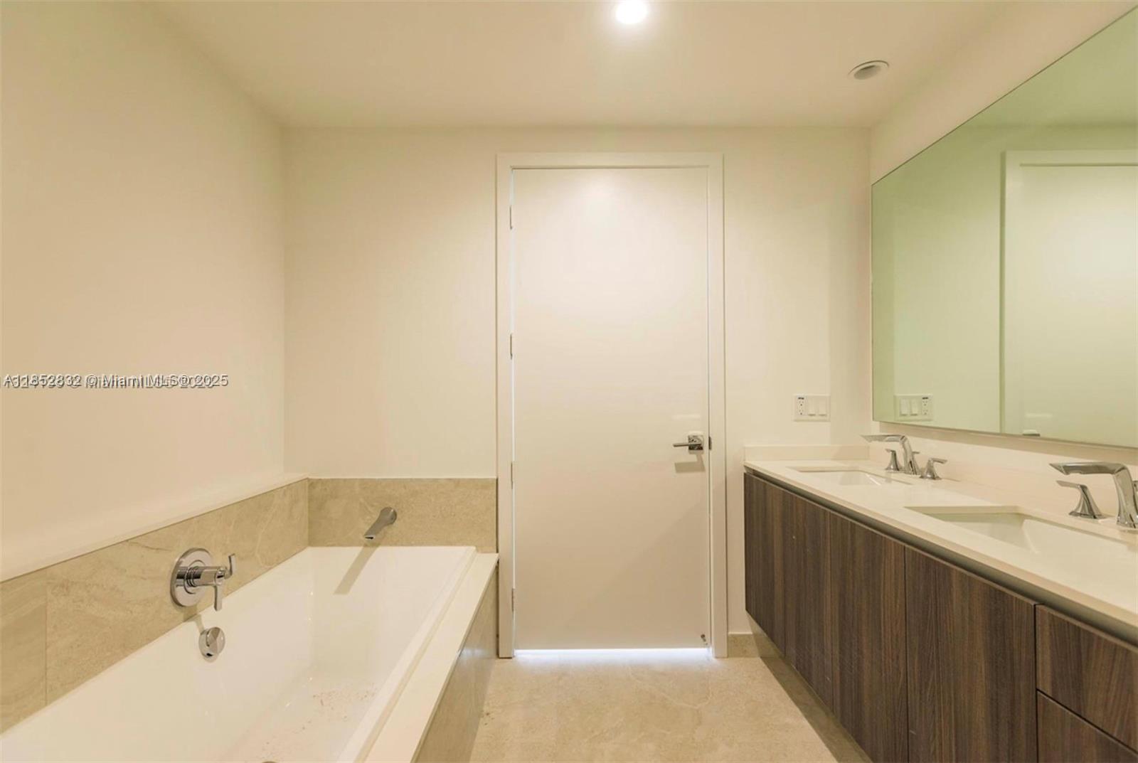 ARIA ON THE BAY CONDO - Residential Lease