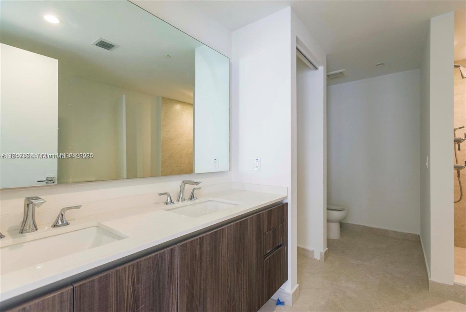 ARIA ON THE BAY CONDO - Residential Lease