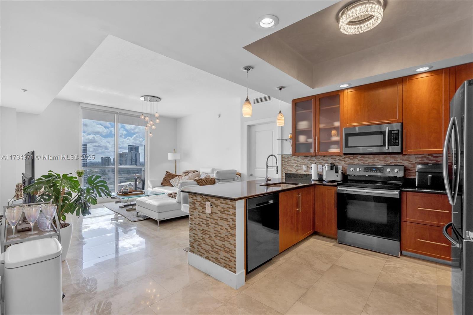 315 NE 3rd Ave 1804