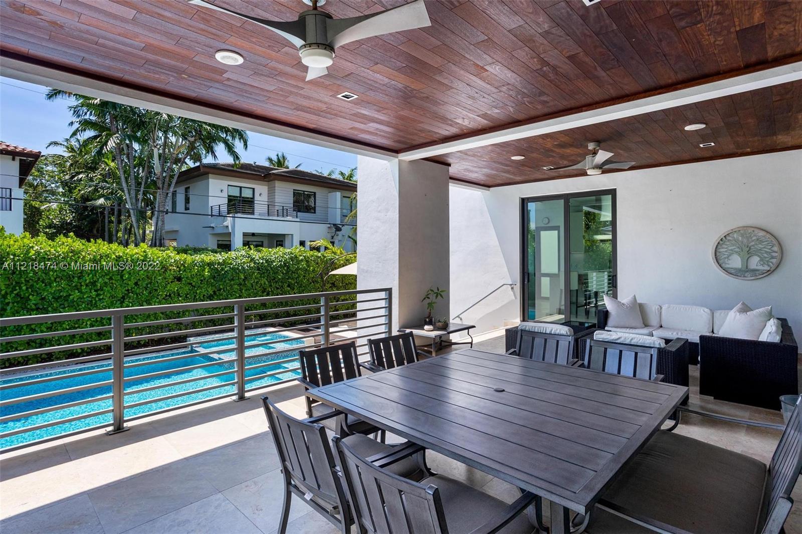 TROPICAL ISLE HOMES SUB 1 - Residential