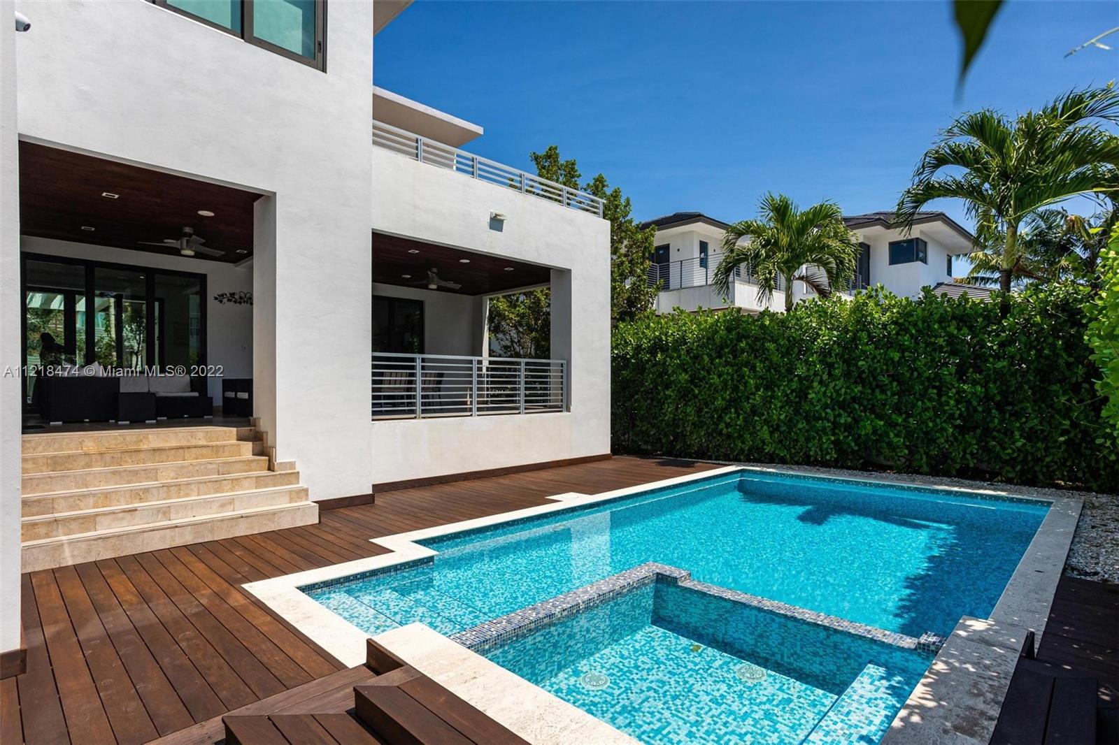 TROPICAL ISLE HOMES SUB 1 - Residential