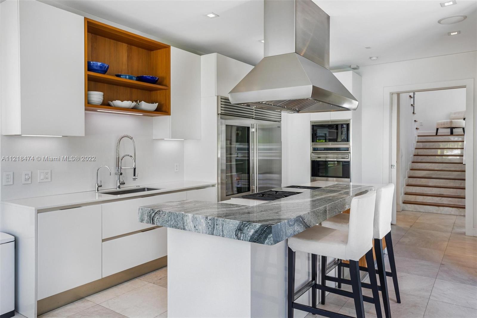 TROPICAL ISLE HOMES SUB 1 - Residential