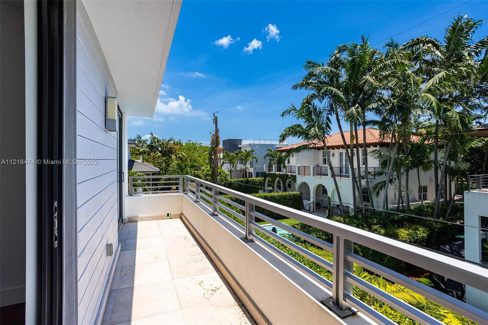 TROPICAL ISLE HOMES SUB 1 - Residential