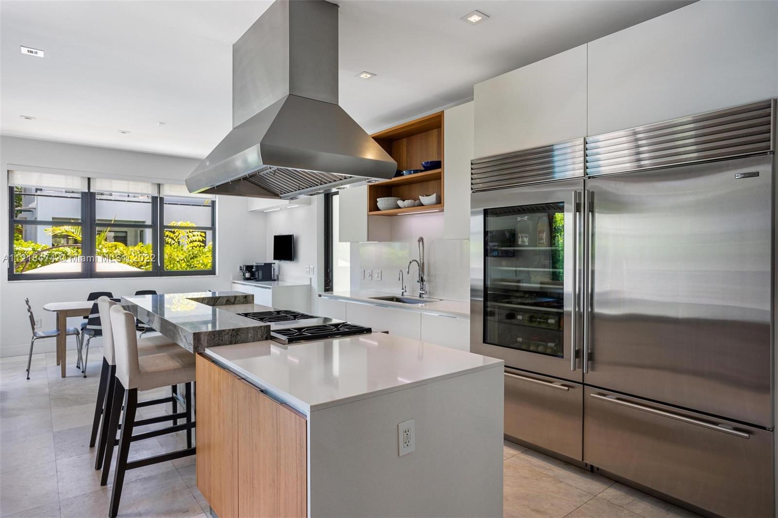 TROPICAL ISLE HOMES SUB 1 - Residential