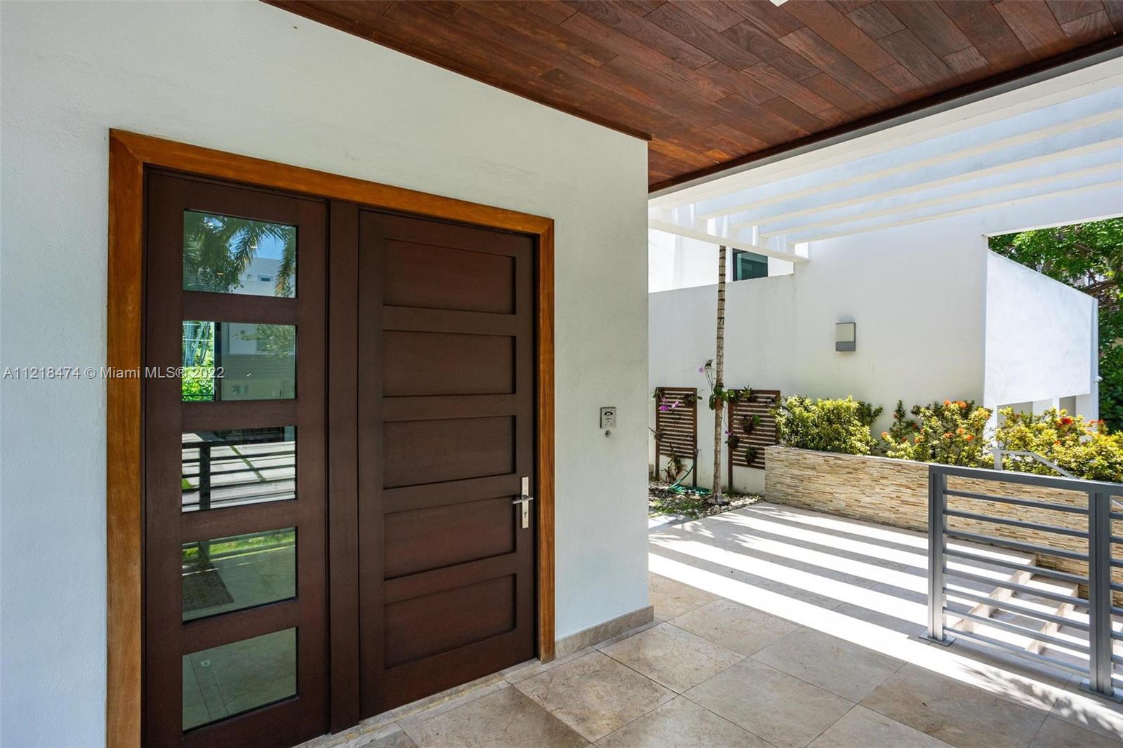 TROPICAL ISLE HOMES SUB 1 - Residential