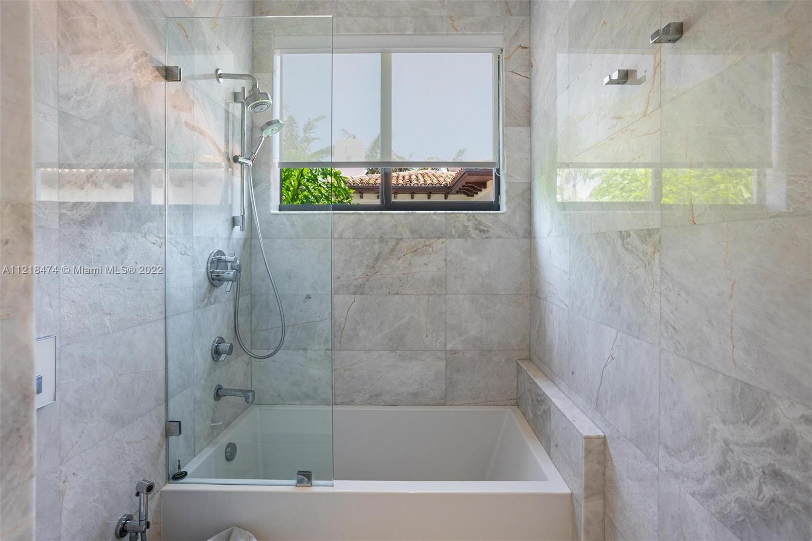 TROPICAL ISLE HOMES SUB 1 - Residential