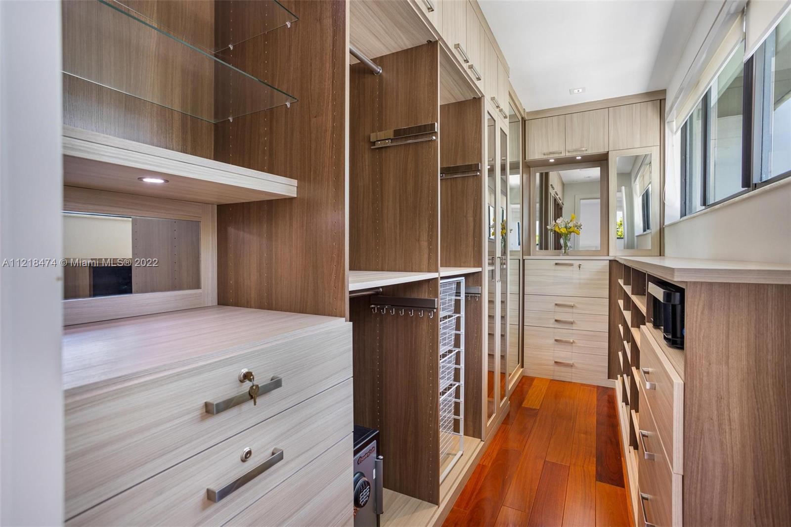 TROPICAL ISLE HOMES SUB 1 - Residential