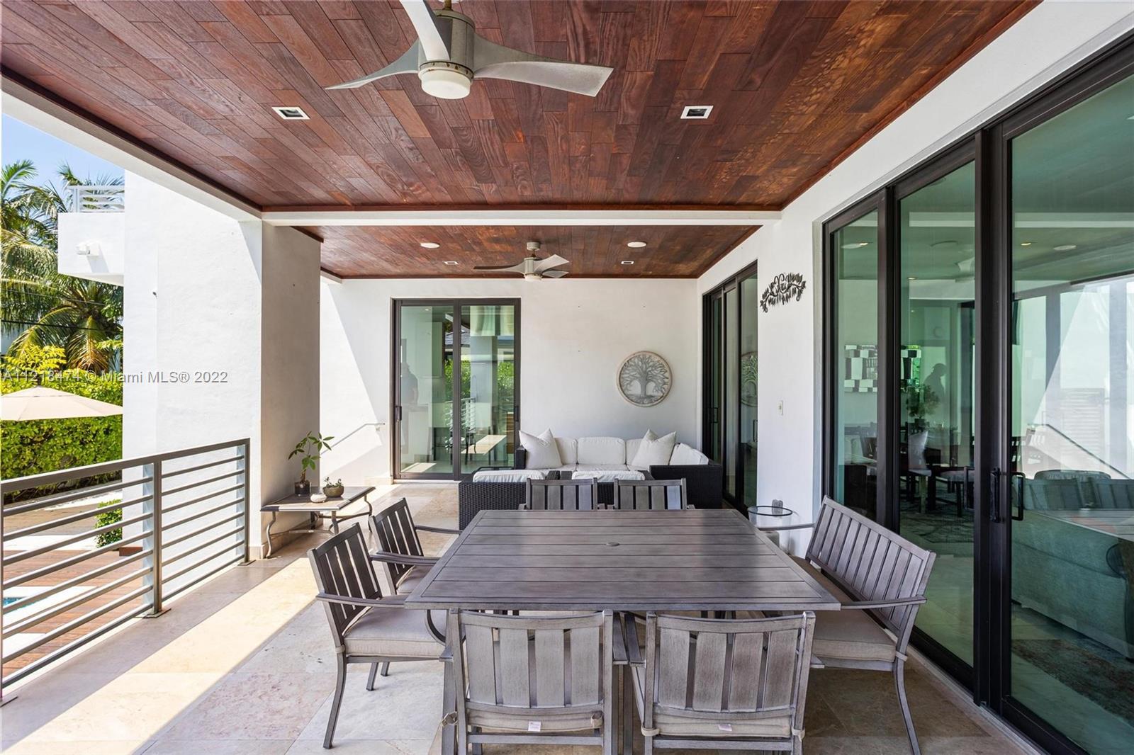 TROPICAL ISLE HOMES SUB 1 - Residential