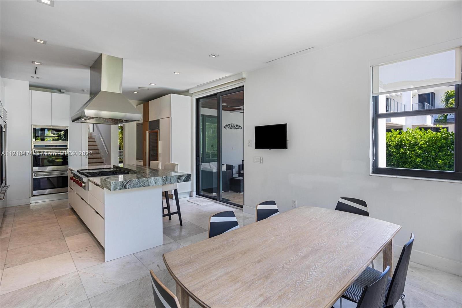 TROPICAL ISLE HOMES SUB 1 - Residential