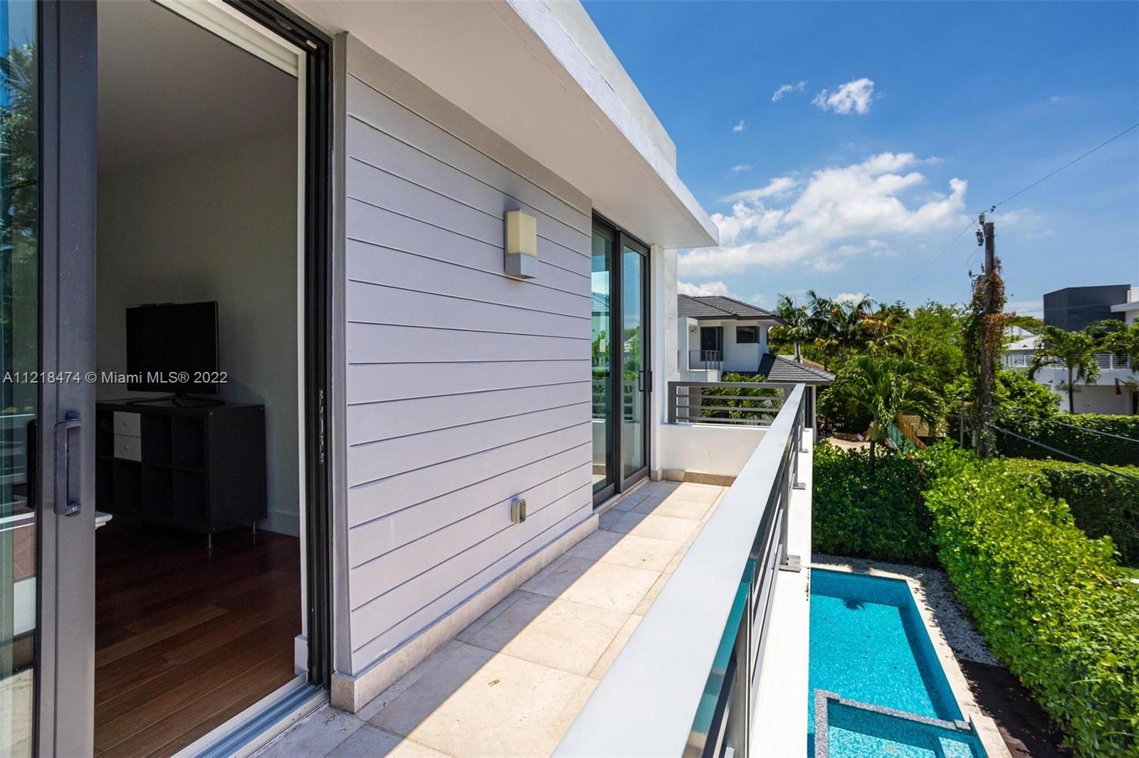 TROPICAL ISLE HOMES SUB 1 - Residential