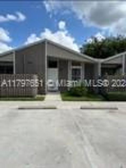 15712 Woodgate Ct B Sunrise FL 33326