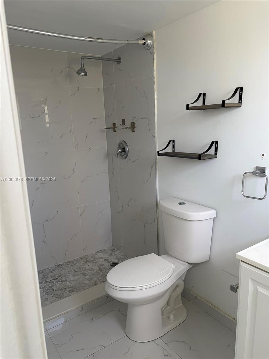 ROLLING GREEN CONDO D - Residential